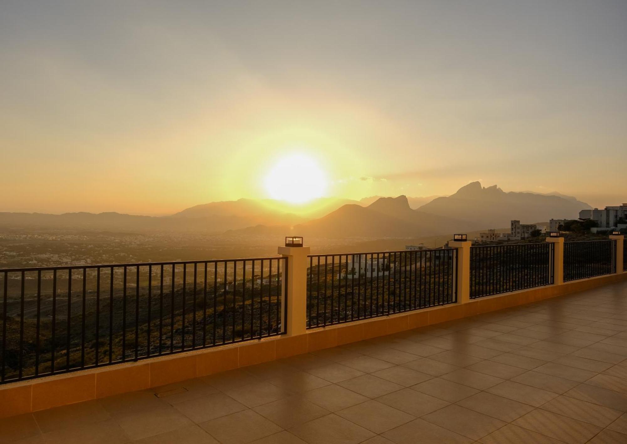 Sunset Sky Hotel Misfāh Kültér fotó